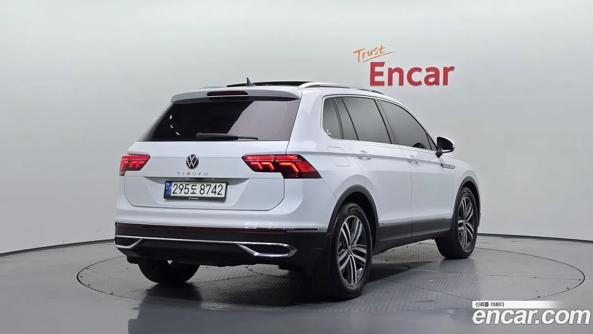 Volkswagen Tiguan — фото 2