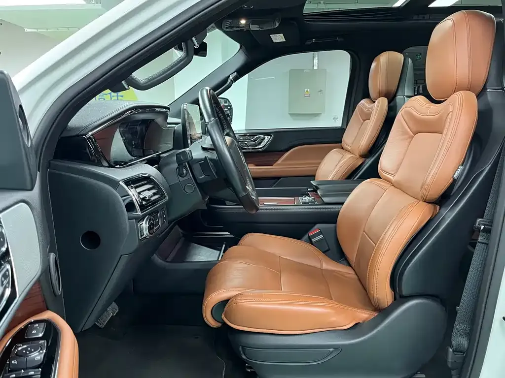 Lincoln Navigator — фото 9