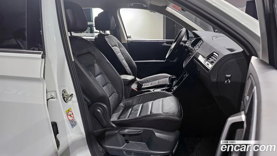 Volkswagen Tiguan — фото 10