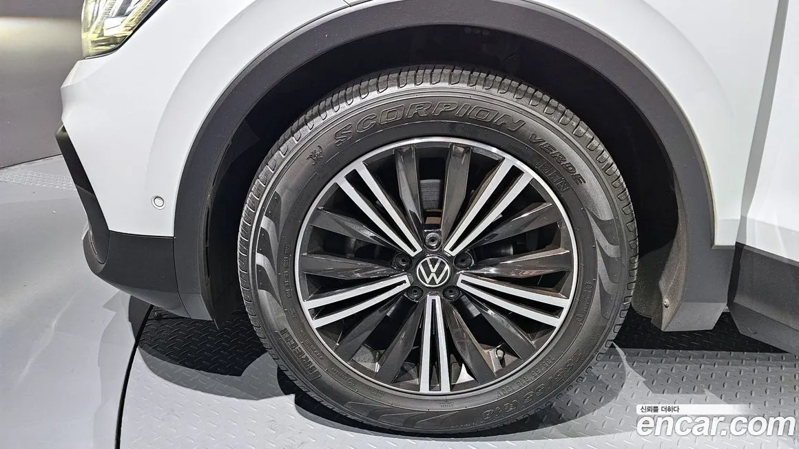 Volkswagen Tiguan — фото 5