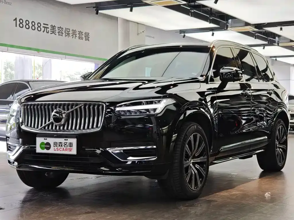 Volvo XC90 — фото 1
