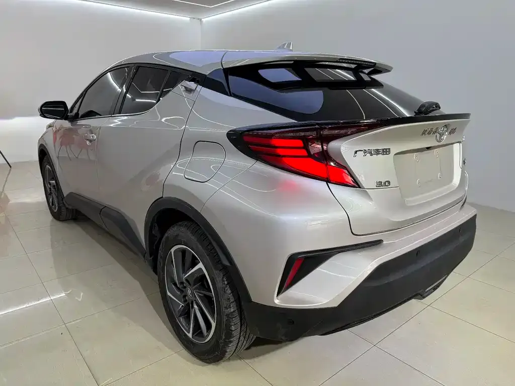 Toyota C-HR — фото 3