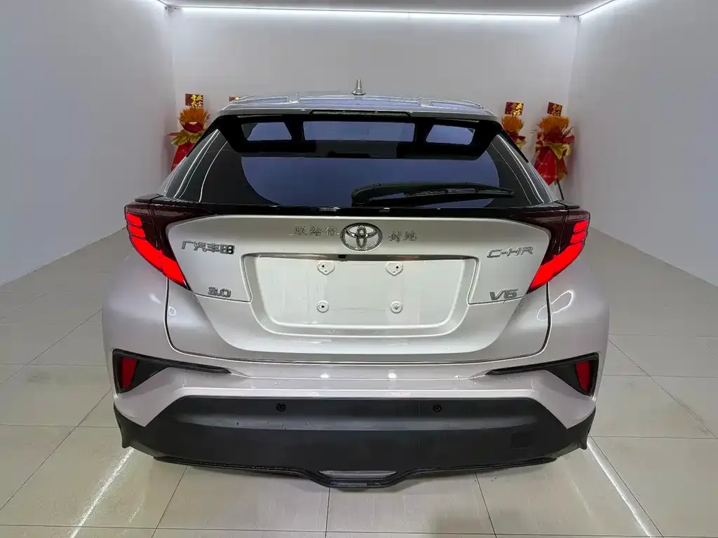 Toyota C-HR — фото 6