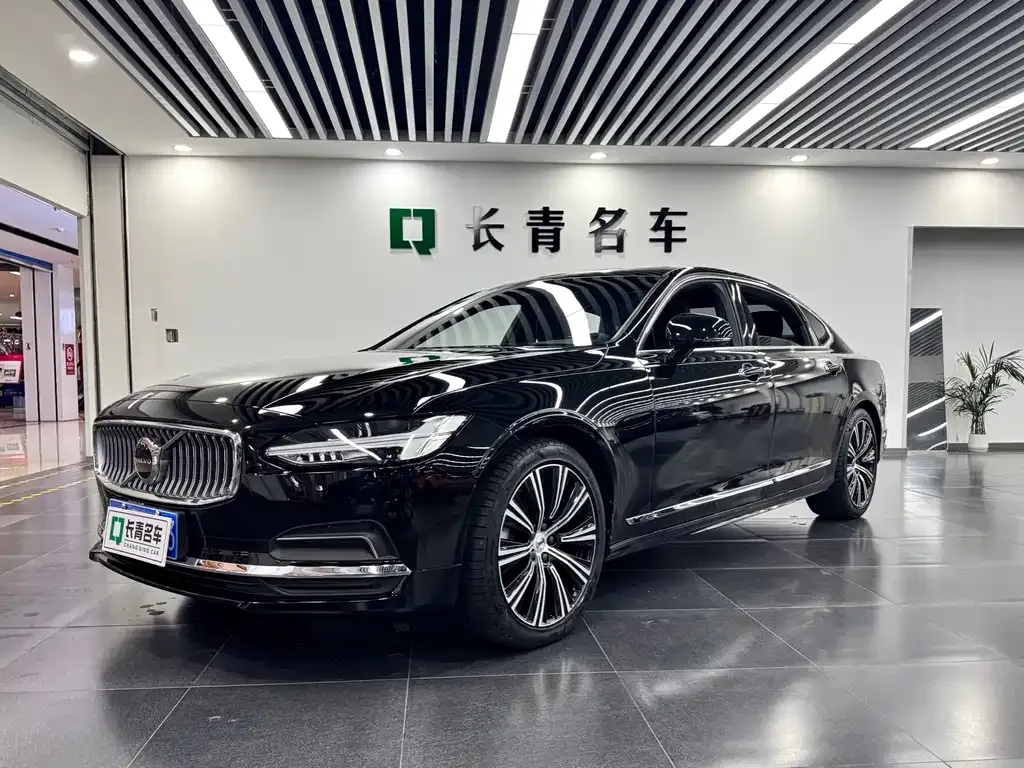 Volvo S90 — фото 1