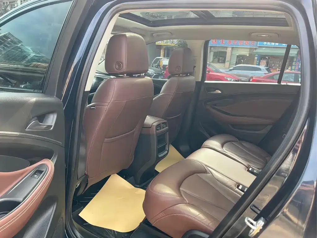 Buick Envision Plus — фото 10
