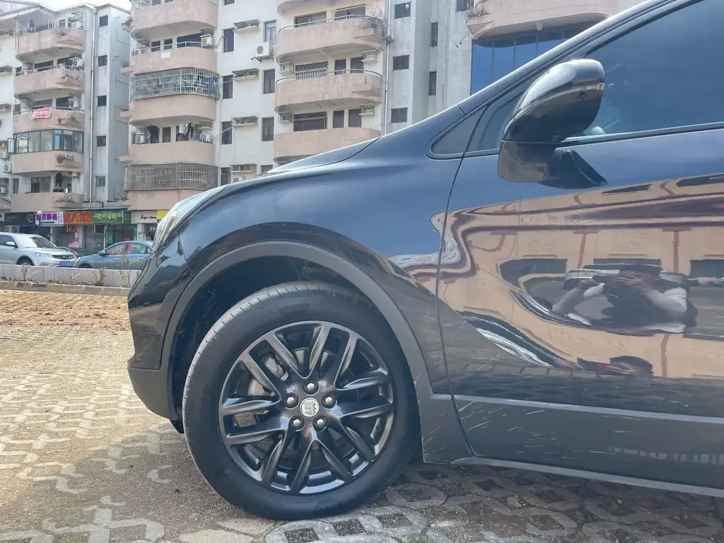 Buick Envision Plus — фото 8