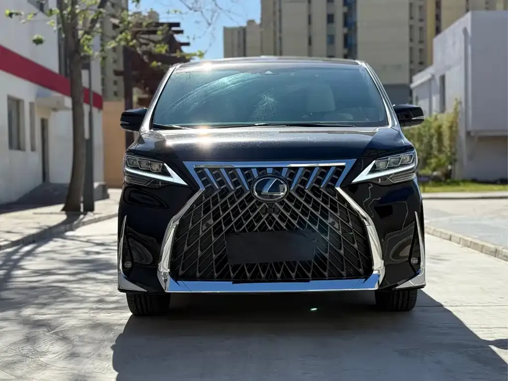 Toyota Vellfire — фото 2