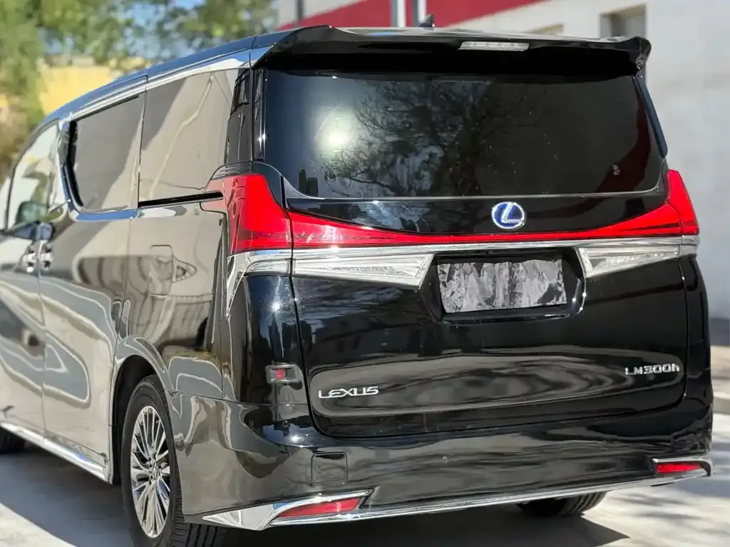 Toyota Vellfire — фото 7
