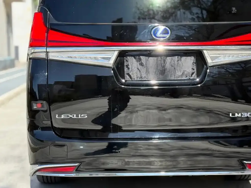 Toyota Vellfire — фото 9