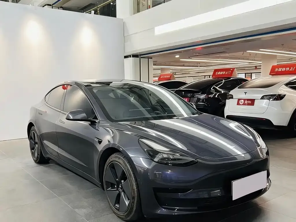 Tesla Model 3 — фото 2