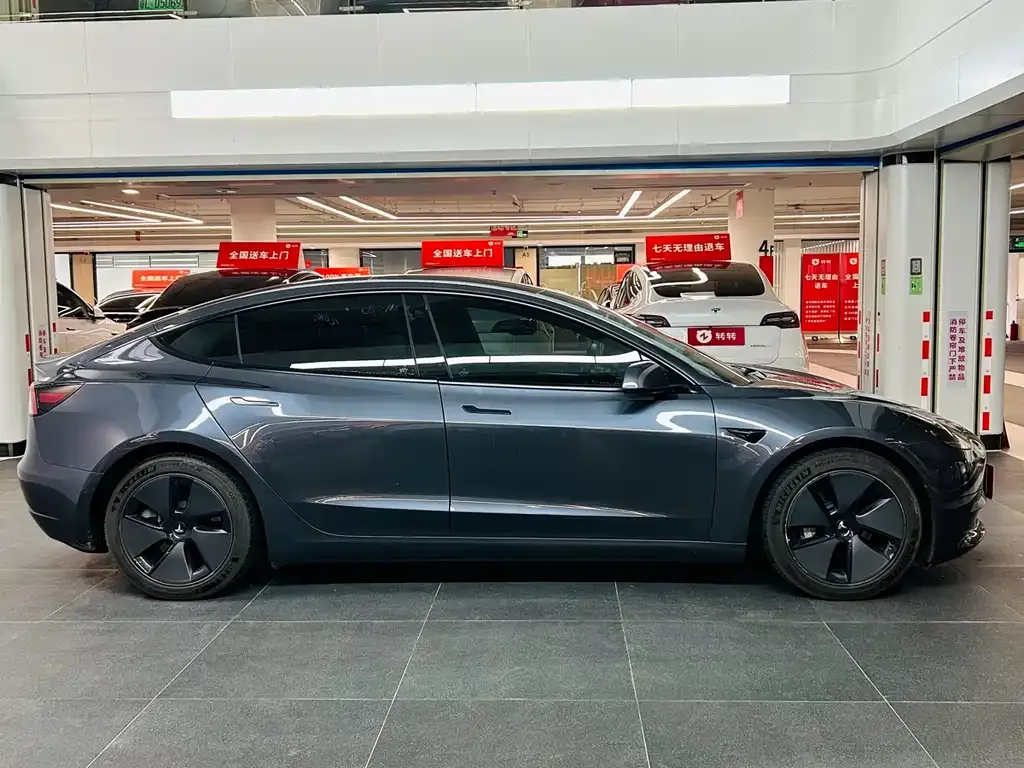 Tesla Model 3 — фото 4