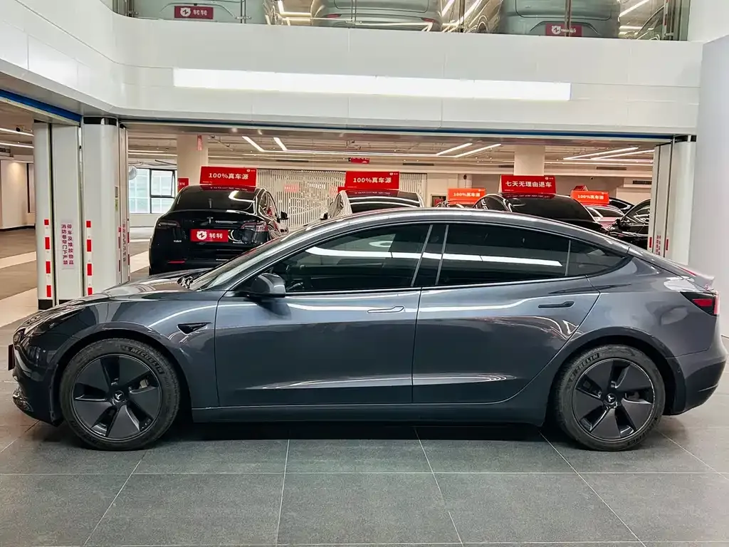 Tesla Model 3 — фото 8