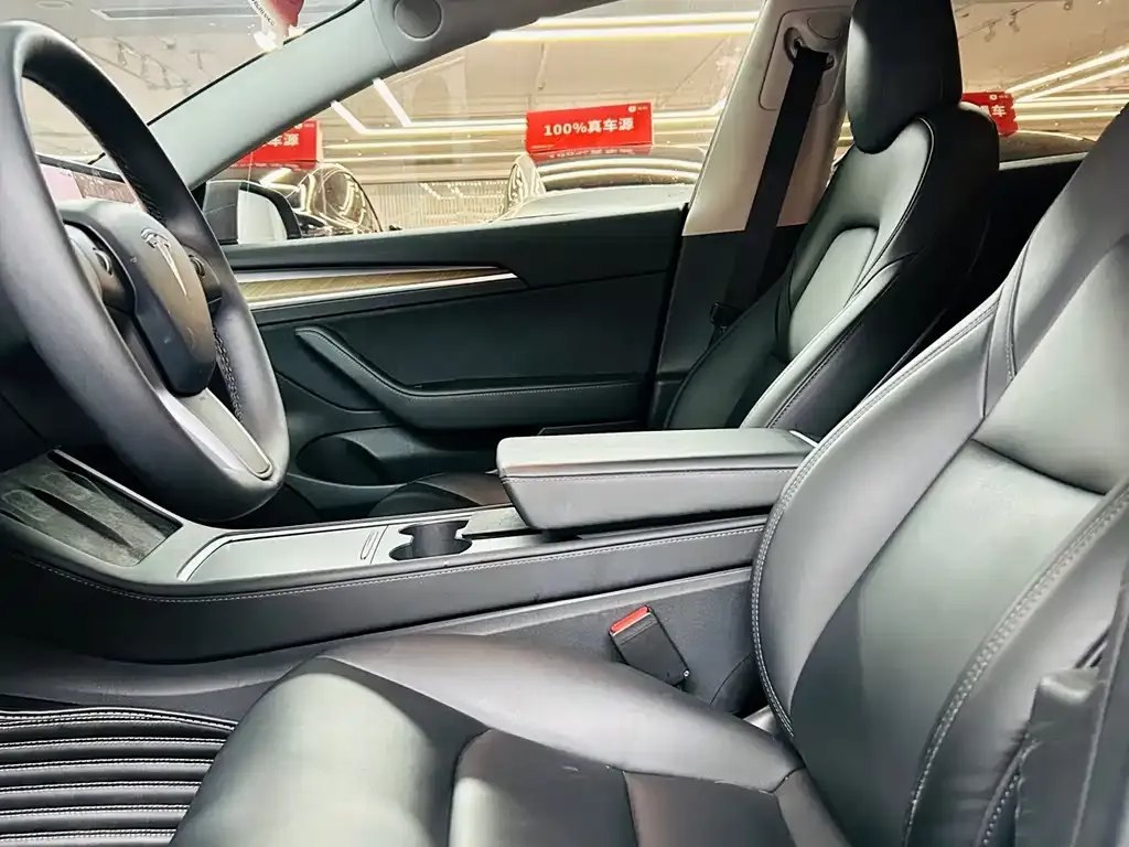 Tesla Model 3 — фото 9