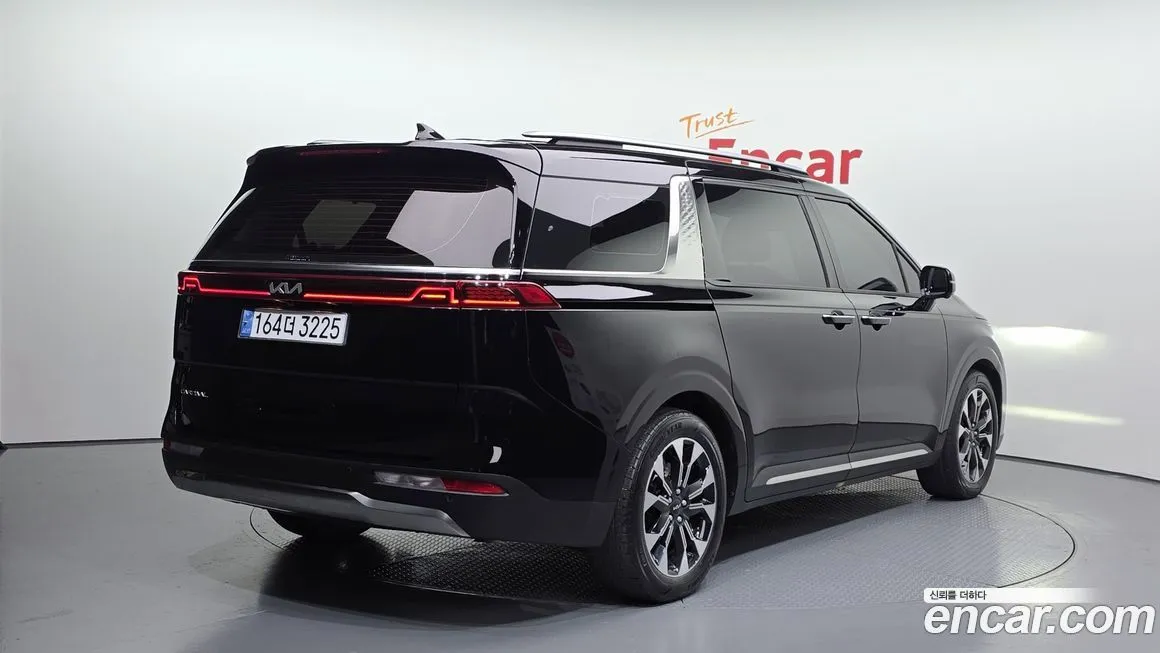 Kia Carnival — фото 2