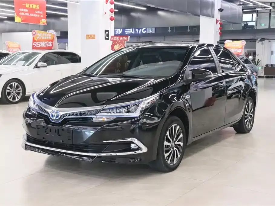 Toyota Corolla Hybrid — фото 1