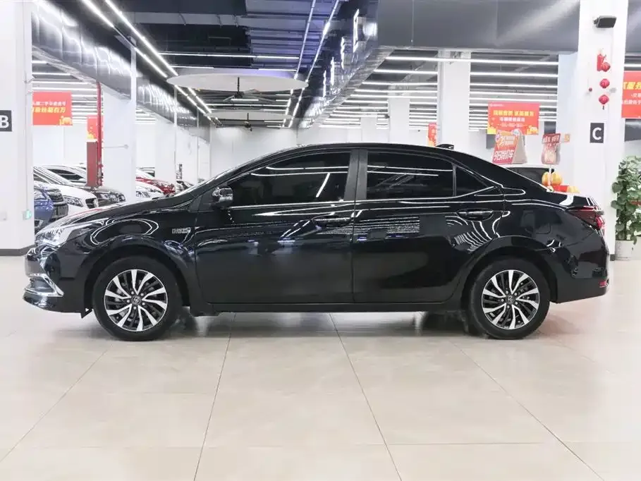 Toyota Corolla Hybrid — фото 3