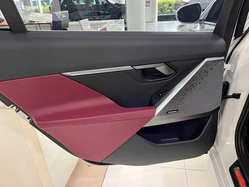 BMW i5 — фото 10