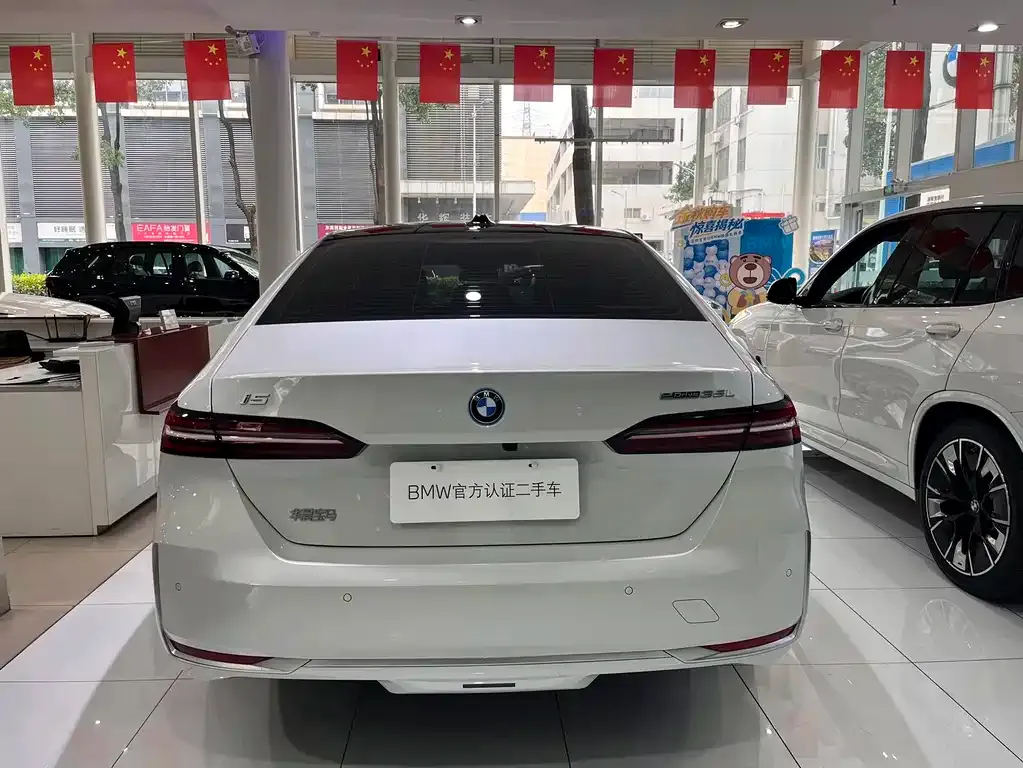 BMW i5 — фото 4