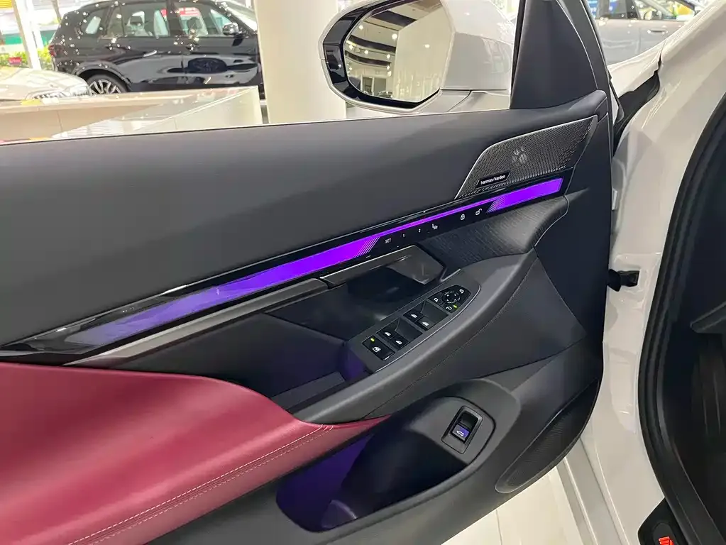 BMW i5 — фото 9