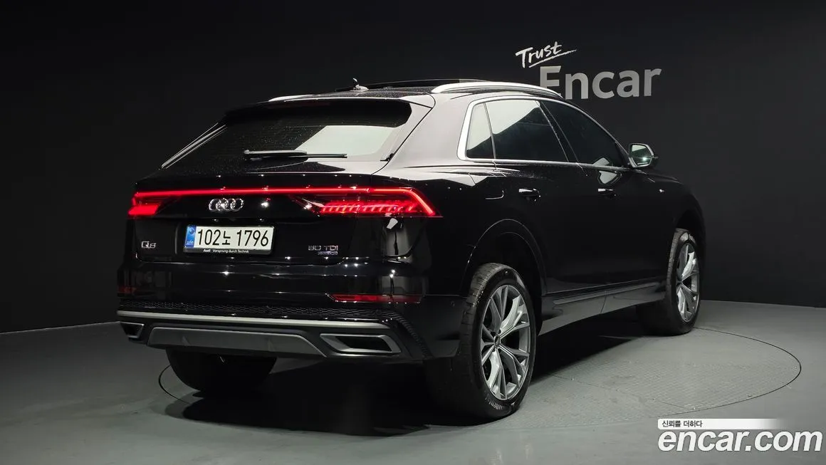 Audi Q8 — фото 2