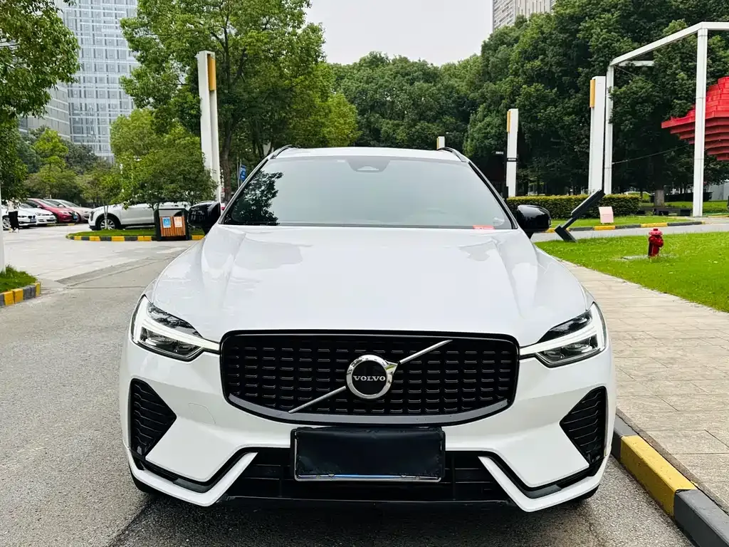 Volvo XC60 — фото 2