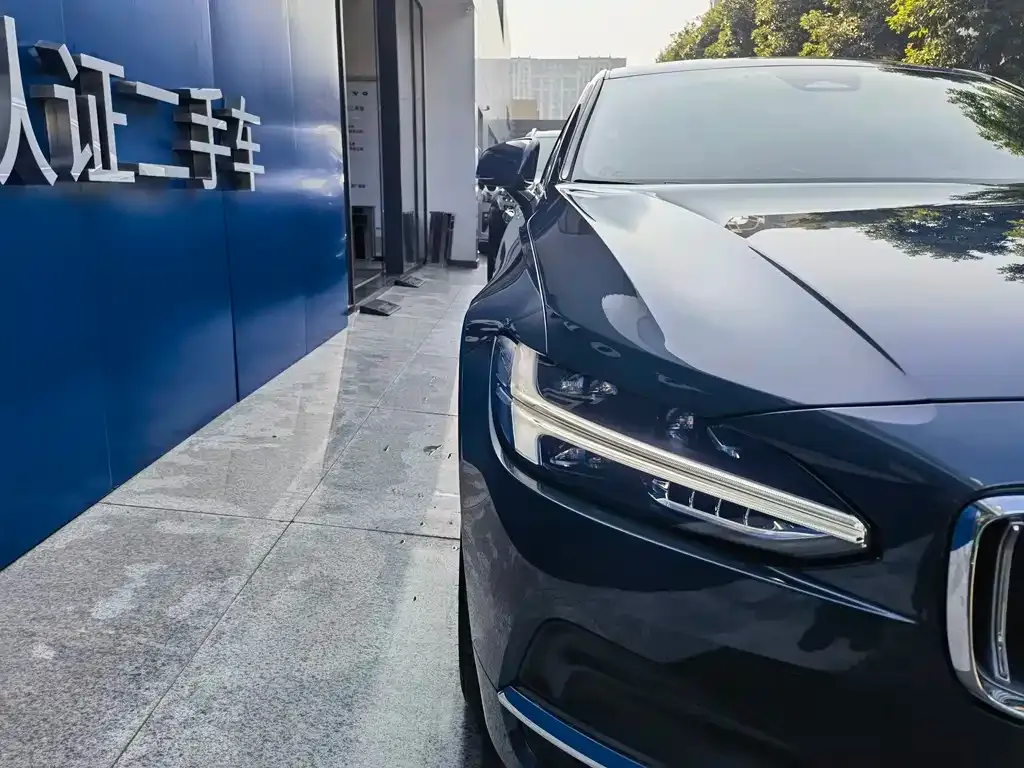 Volvo S90 — фото 2
