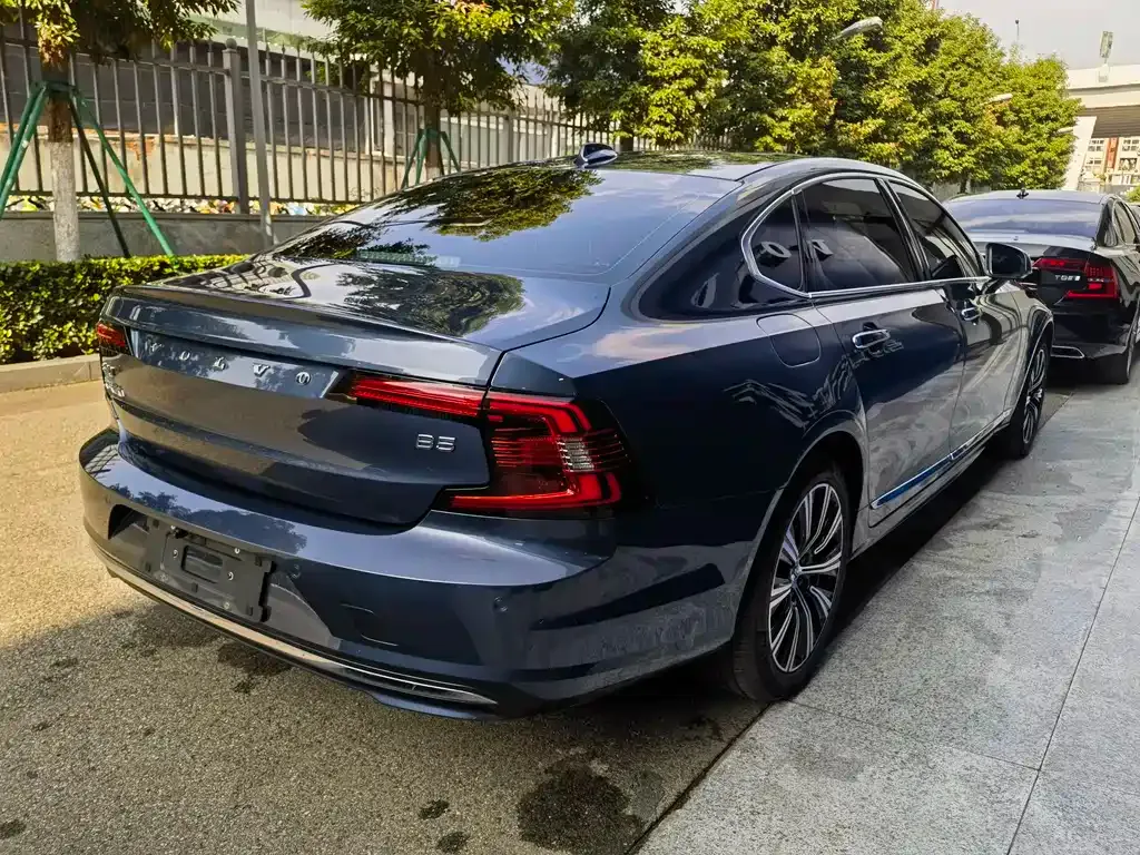 Volvo S90 — фото 4