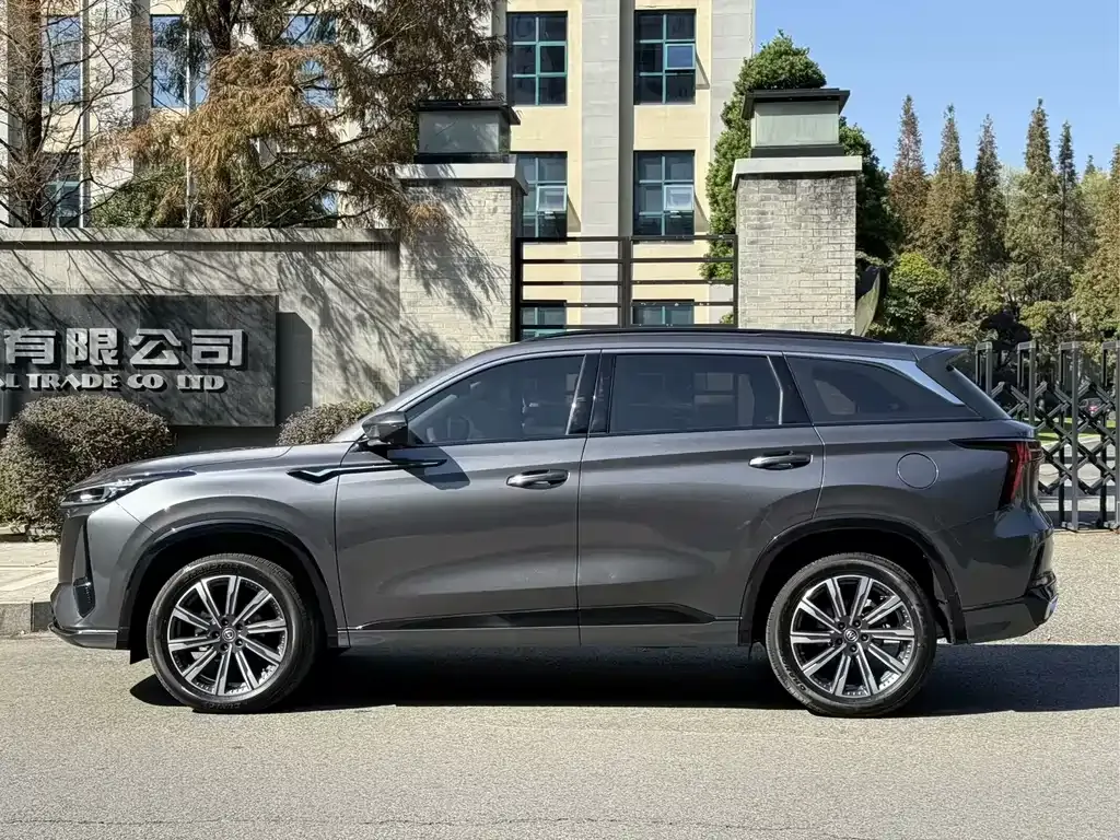 Changan CS75 PLUS — фото 7