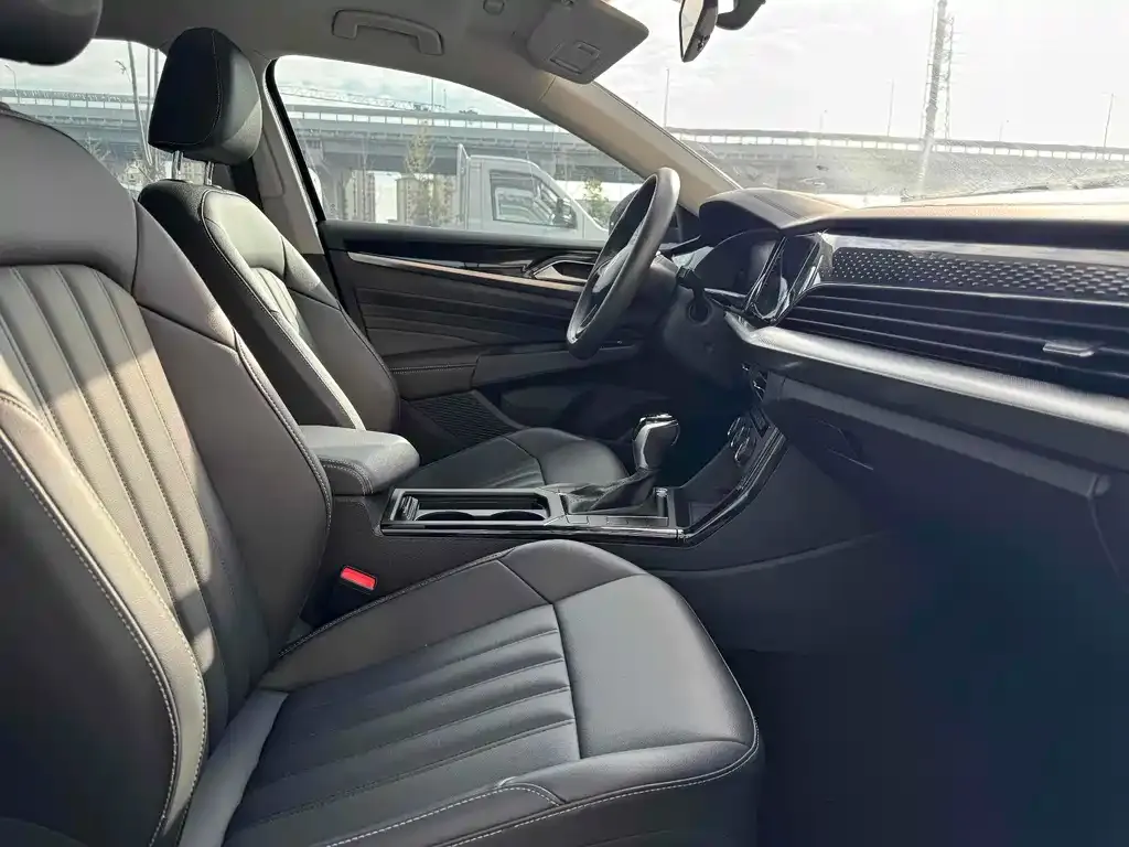 Volkswagen Passat — фото 7
