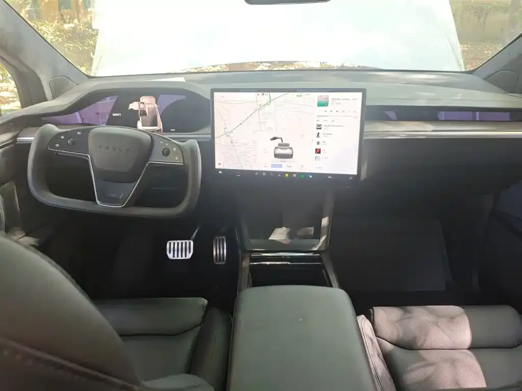 Tesla Model X — фото 10