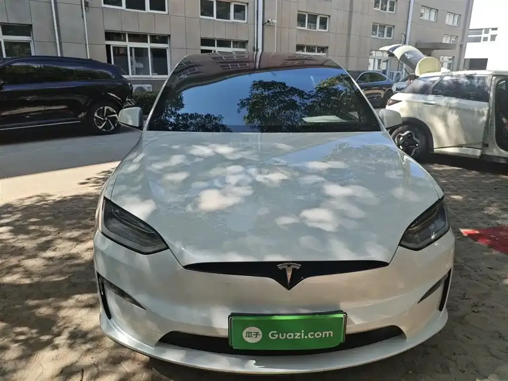 Tesla Model X — фото 3