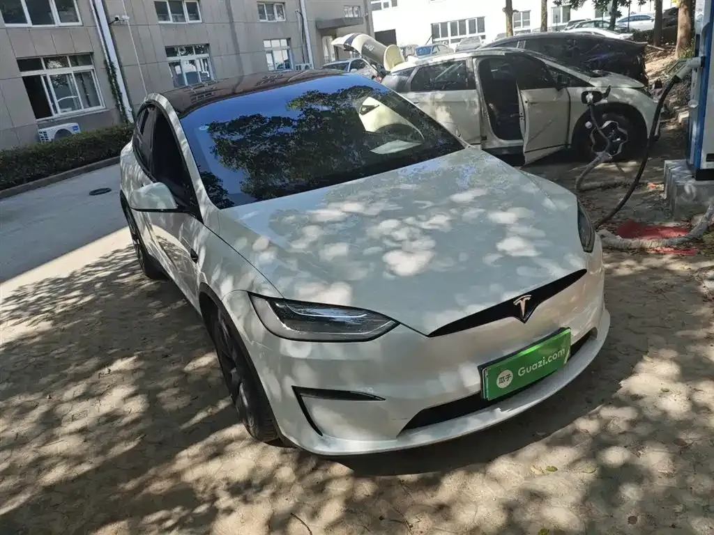 Tesla Model X — фото 4