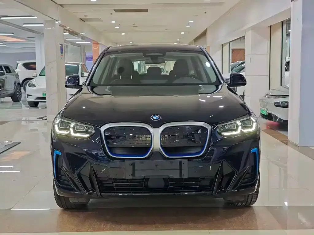 BMW iX3 — фото 2