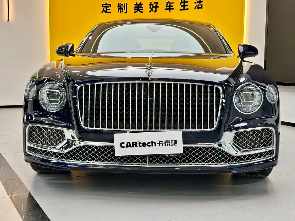 Bentley Flying Spur — фото 2