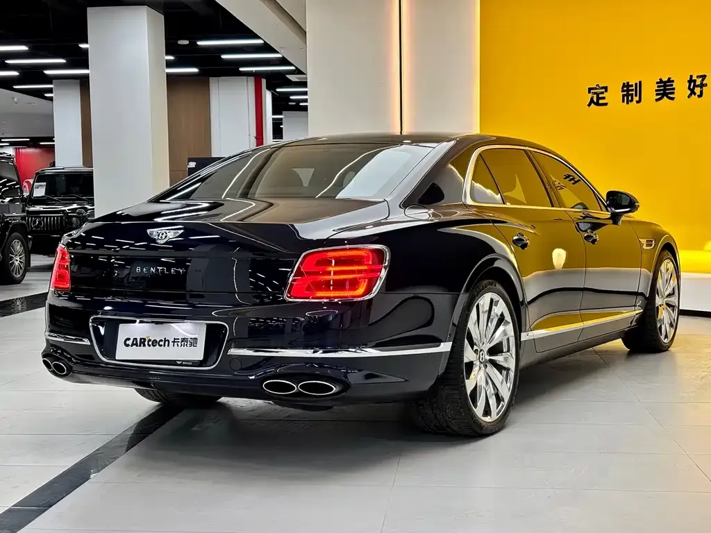 Bentley Flying Spur — фото 4