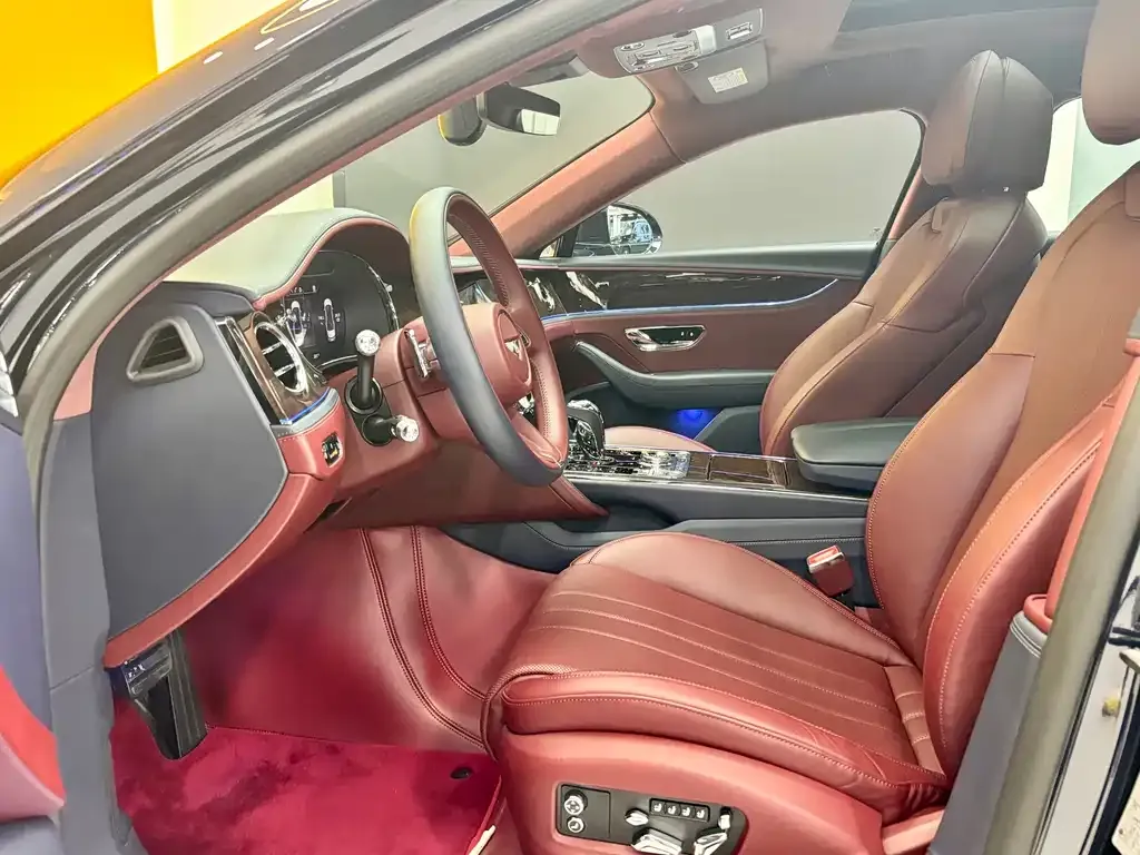 Bentley Flying Spur — фото 8