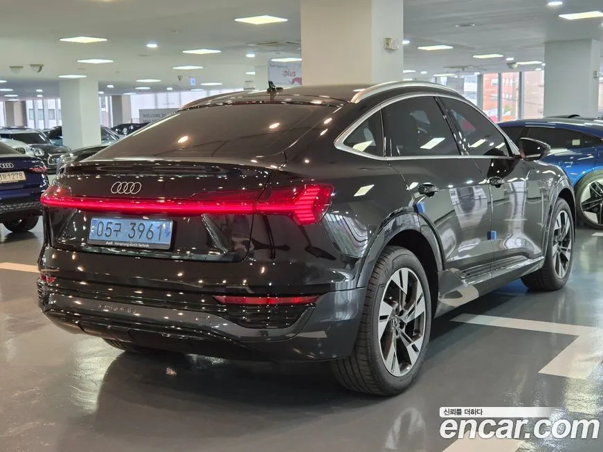 Audi Q8 e-tron — фото 3