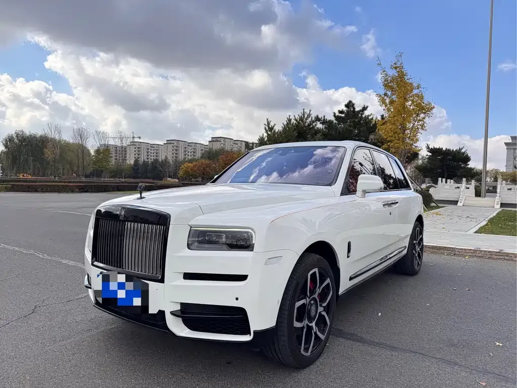 Rolls-Royce Cullinan — фото 1