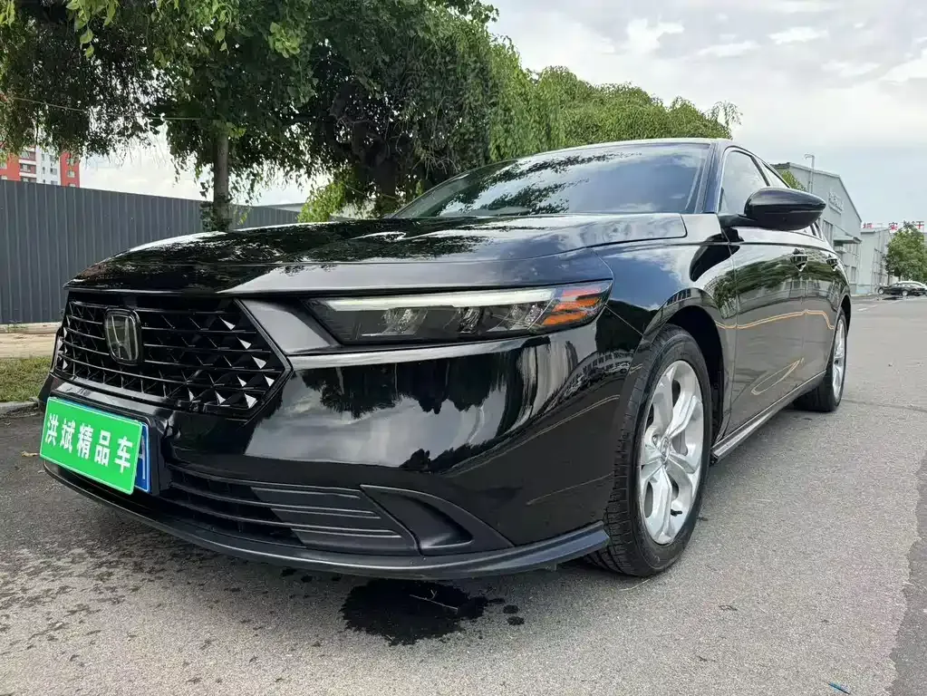 Honda Accord — фото 1