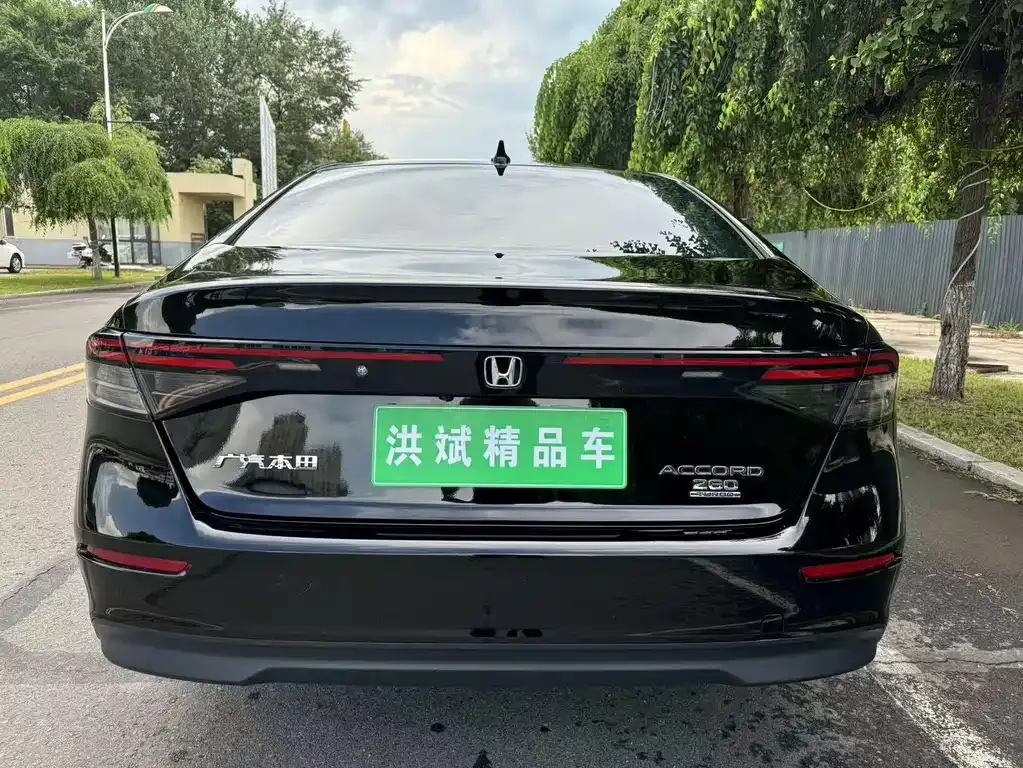 Honda Accord — фото 8