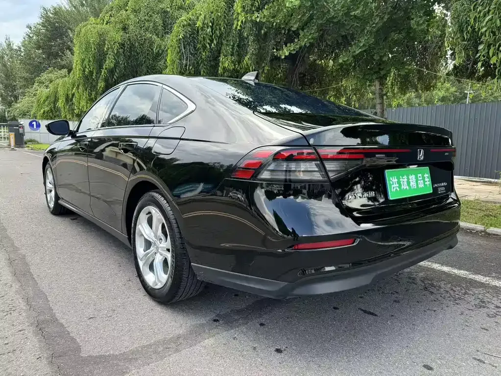 Honda Accord — фото 9
