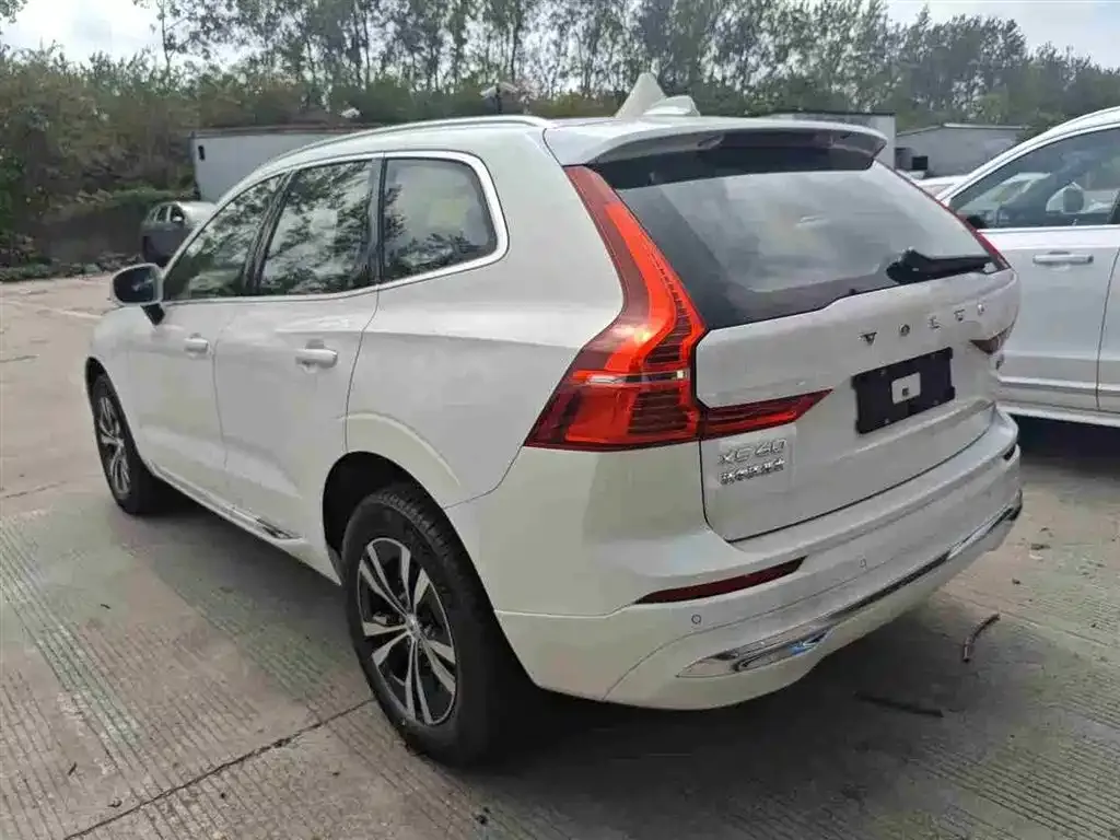 Volvo XC60 — фото 3
