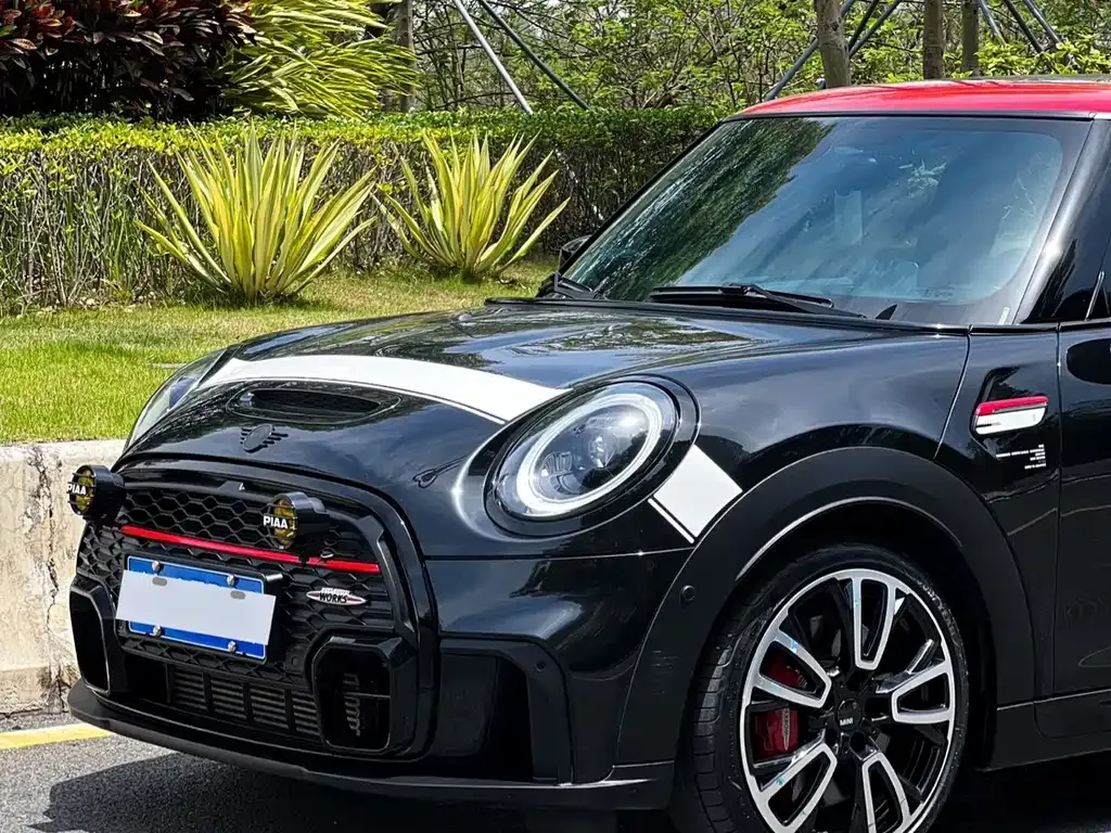 MINI JCW (John Cooper Works) — фото 7