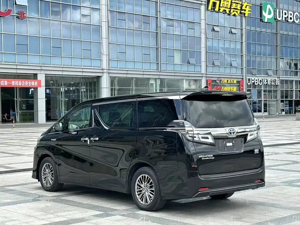 Toyota Vellfire — фото 5