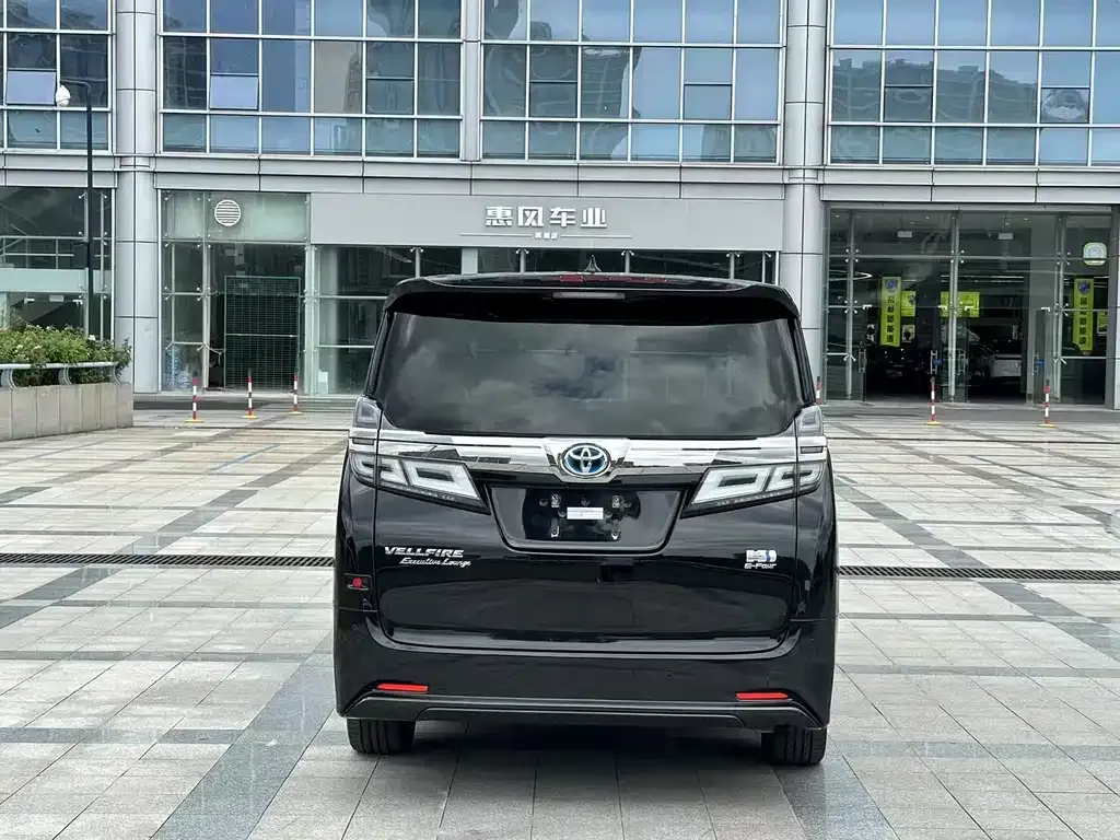 Toyota Vellfire — фото 6