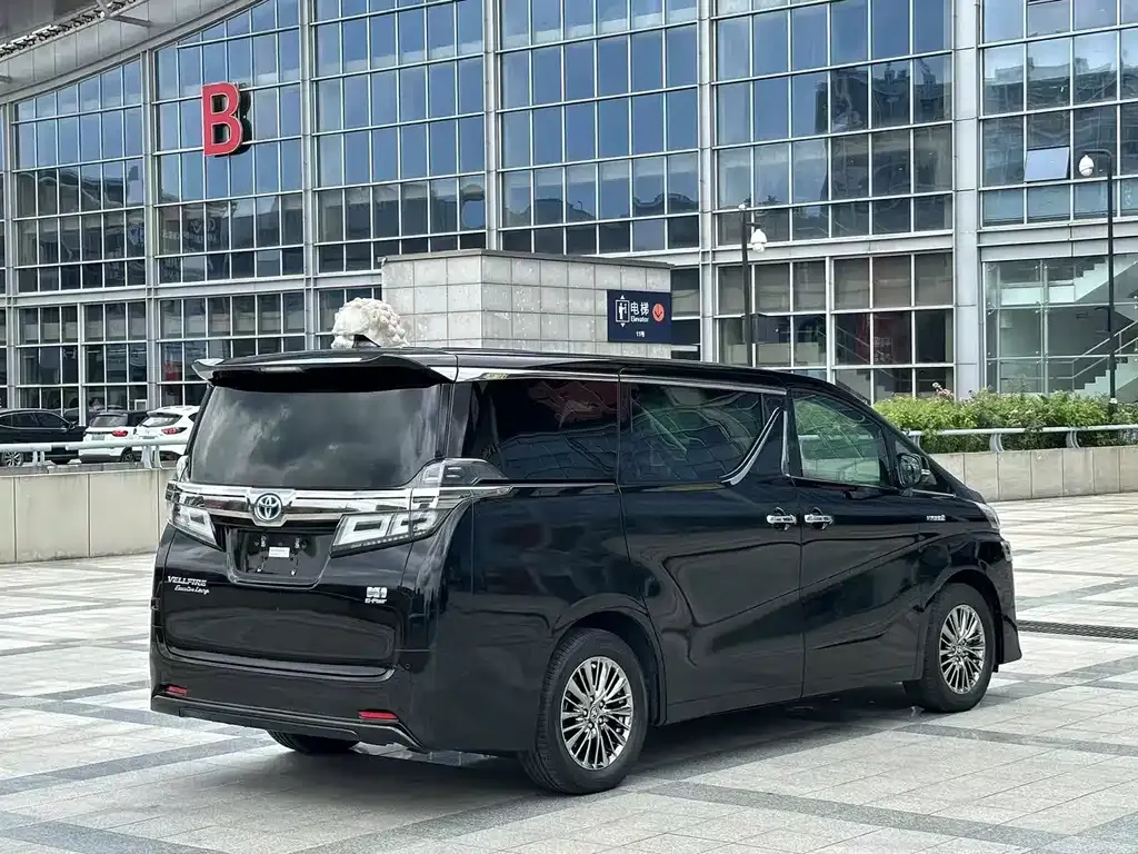 Toyota Vellfire — фото 7