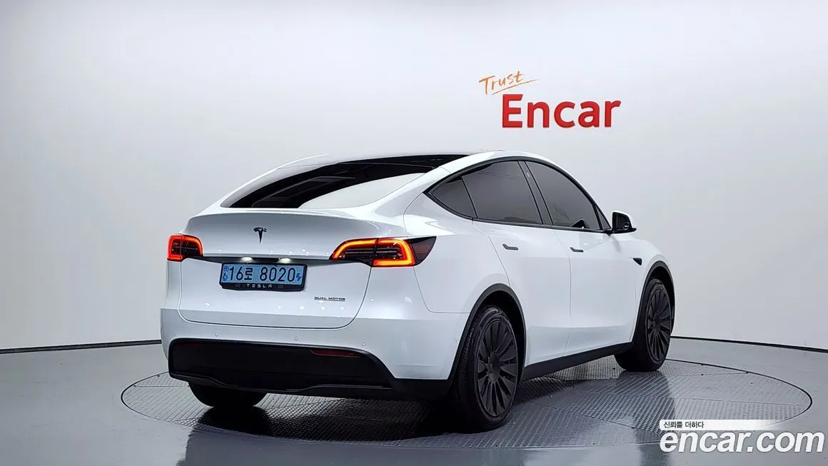 Tesla Model Y — фото 2
