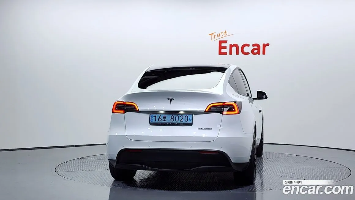 Tesla Model Y — фото 4