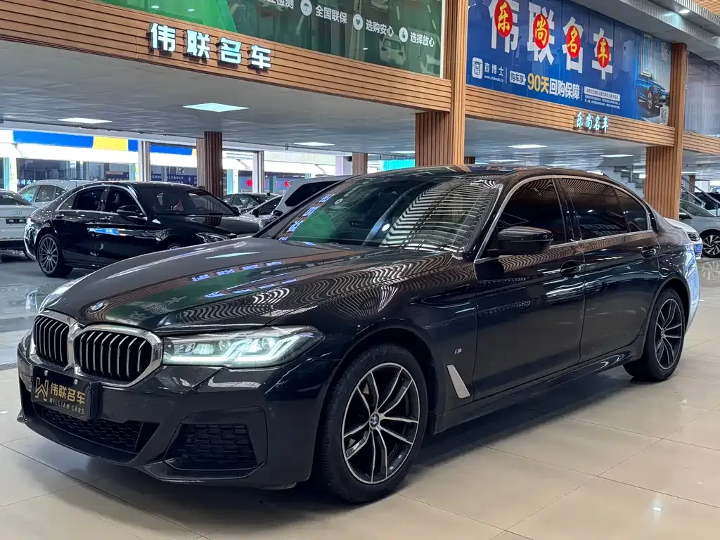 BMW 5 Series — фото 1