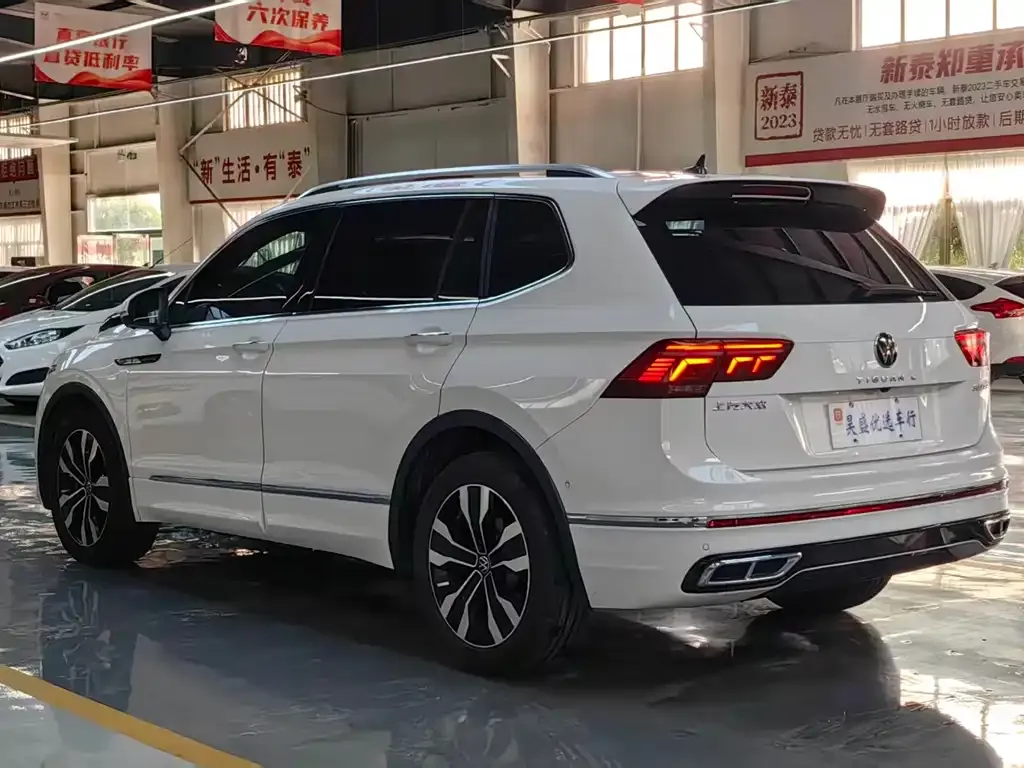 Volkswagen Tiguan L — фото 7